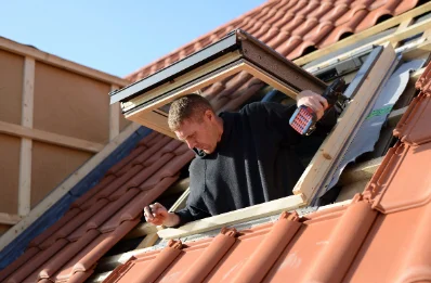 Pose de fenêtres de toit Velux aux Aynans